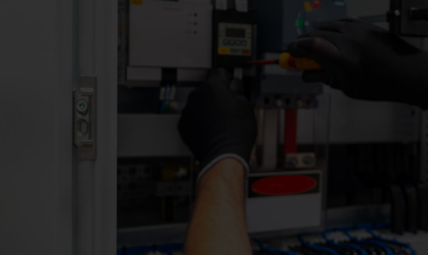 hand_serv-home-sli-4